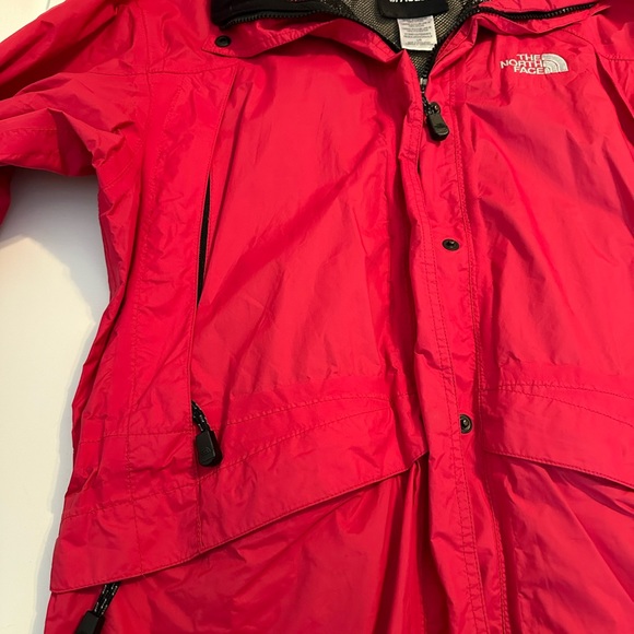Women’s Northface red rain jacket - Picture 4 of 14